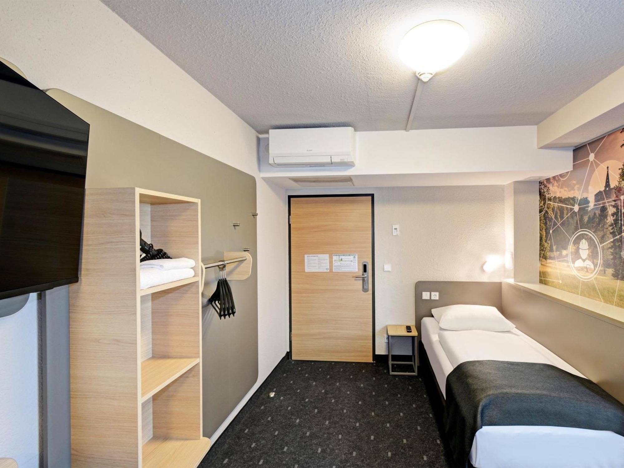 B&B Hotel Kassel-Industriepark Bagian luar foto