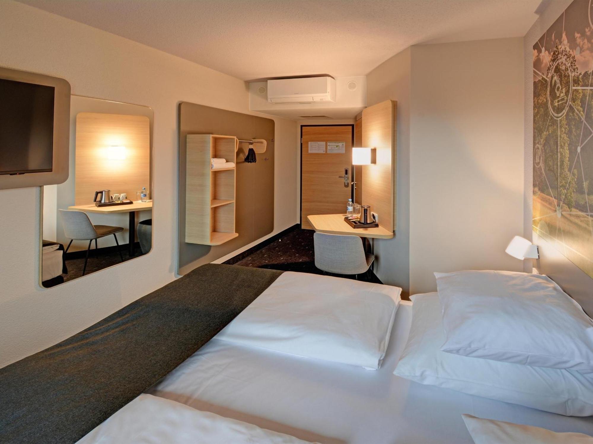 B&B Hotel Kassel-Industriepark Bagian luar foto